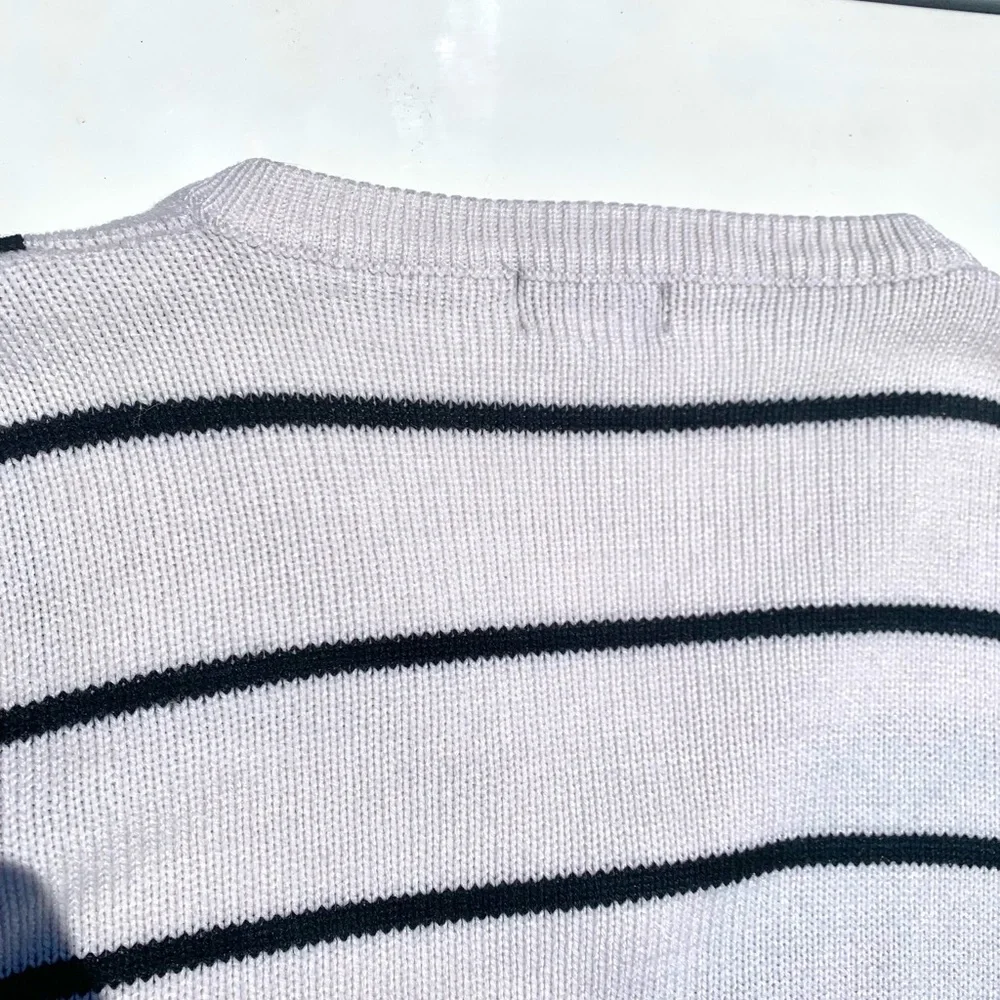 Vintage White Knit V-Neck Geometric Pattern Sweater SIZE Large Stain